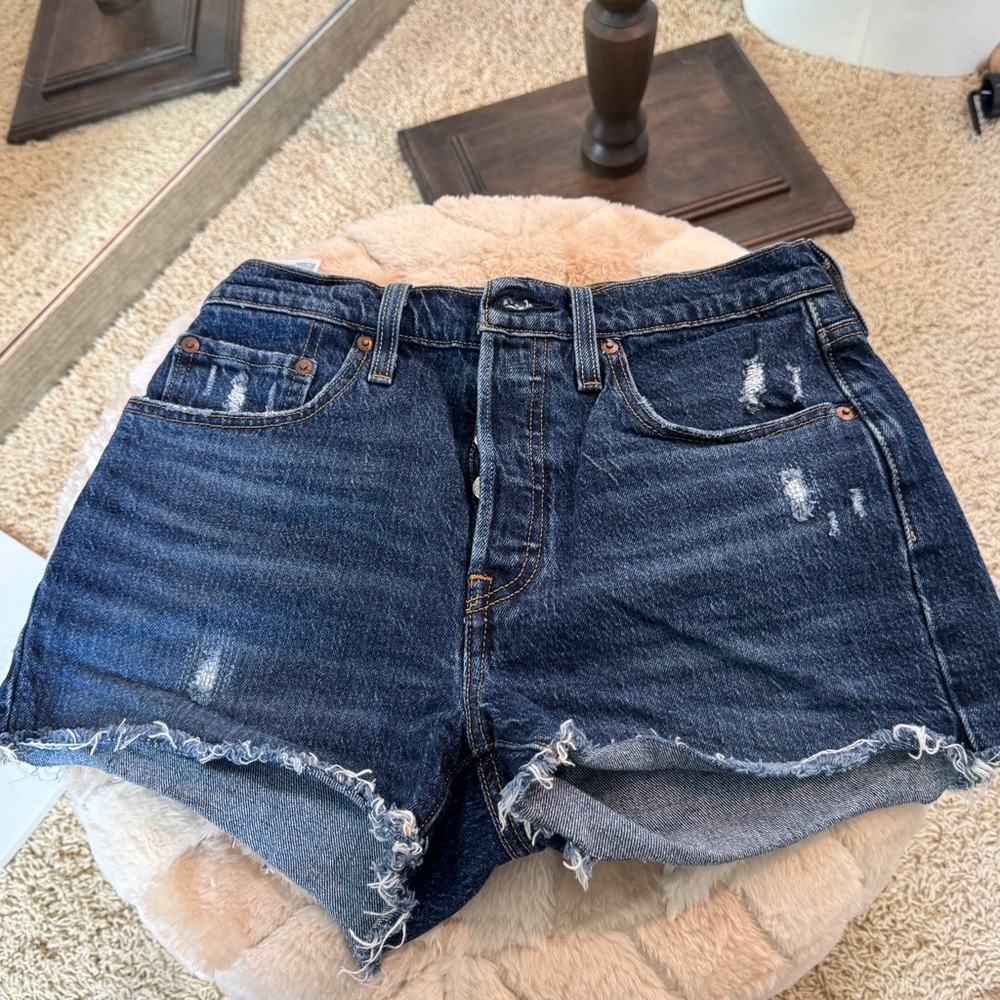Levi’s Premium 501 High Rise Distressed Denim Shorts – Women’s Size W 27